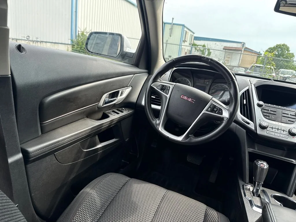 Used 2017 Silver GMC SLE-2 image 25