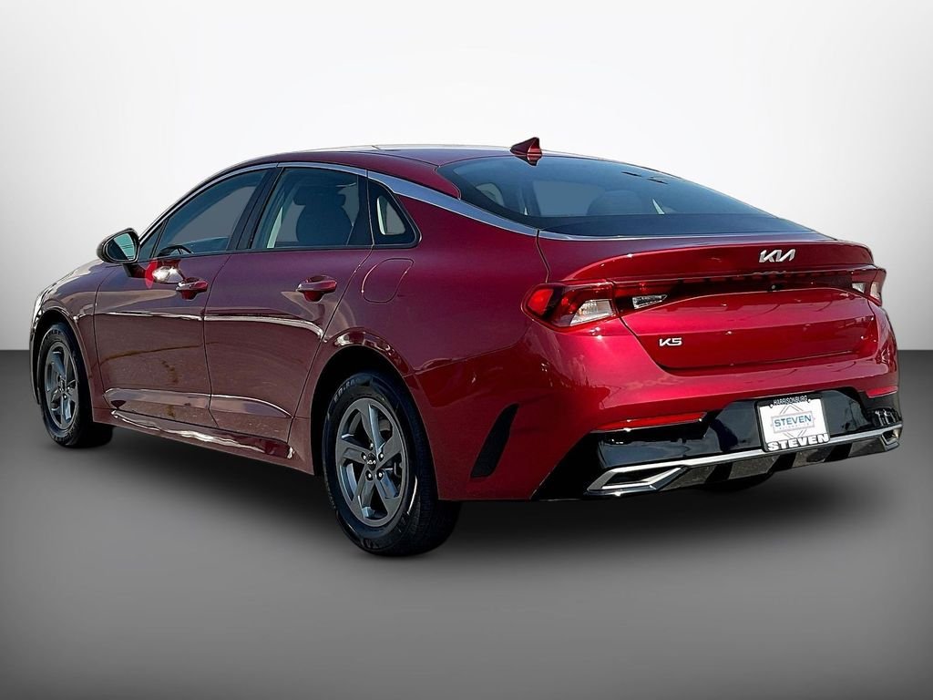 Used 2023 Red Kia LXS image 4