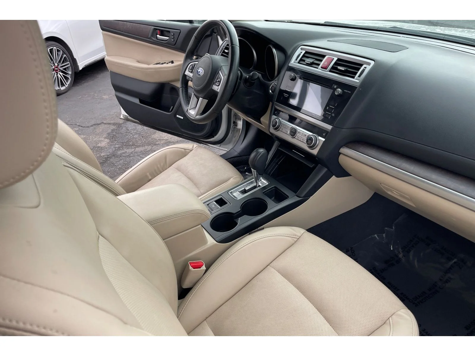 Used 2017 CRYSTAL WHITE PEA Subaru Limited image 19