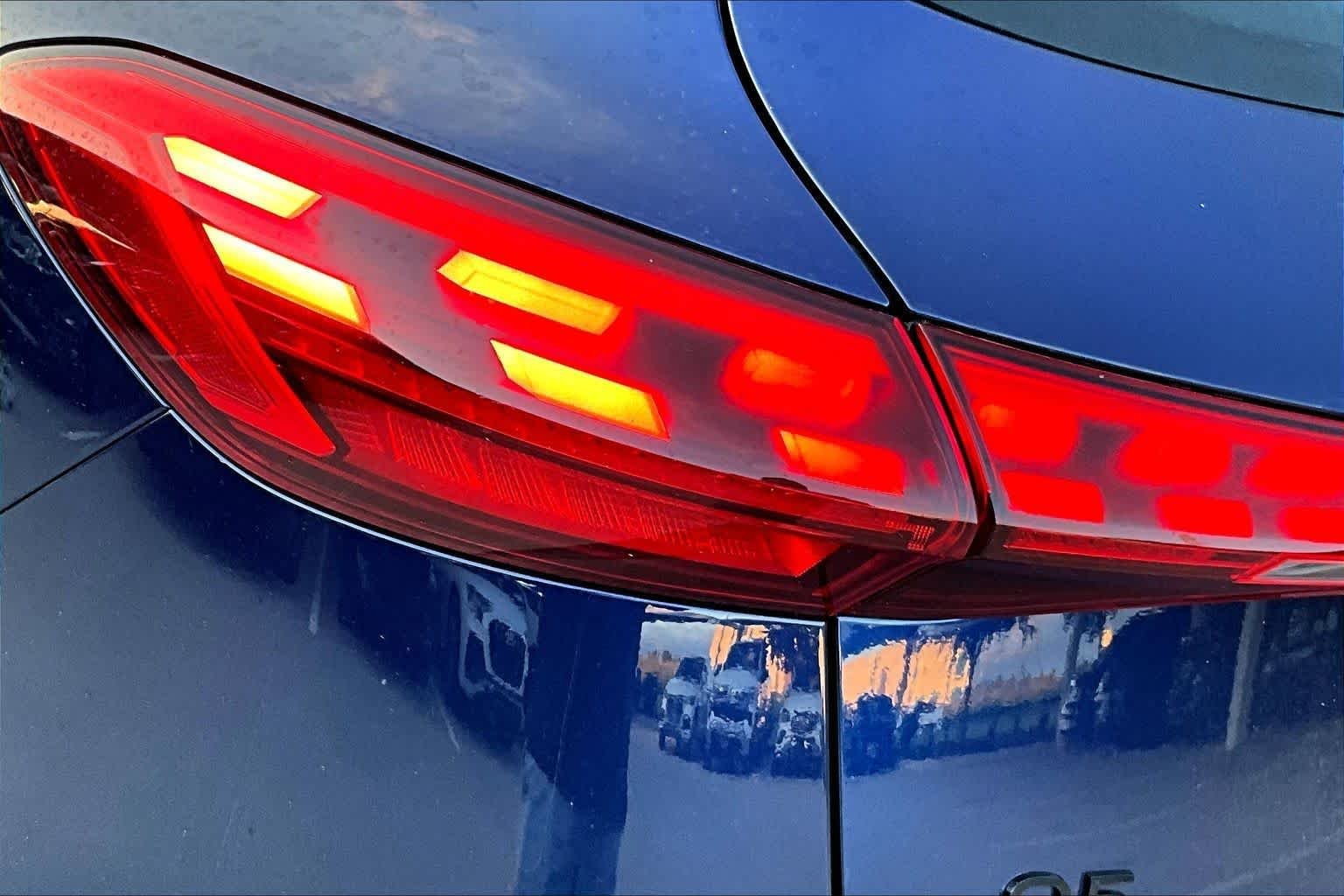Used 2025 Navarra Blue Metallic Audi Premium image 30
