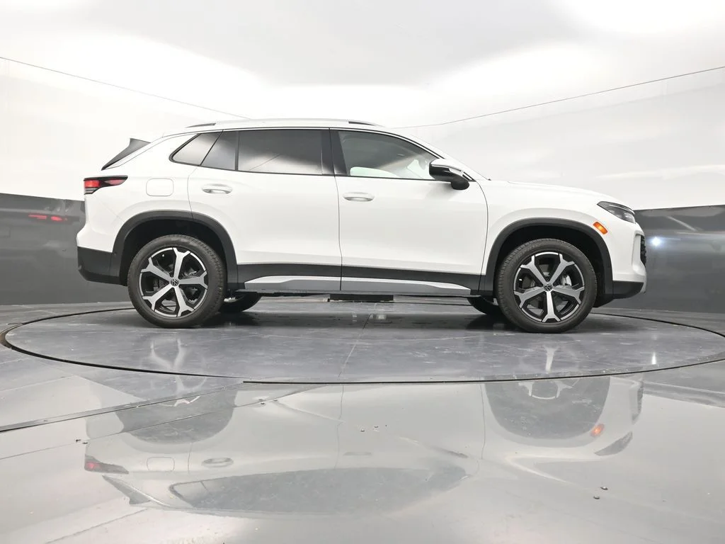 2026 Volkswagen Tiguan SE - Photo 29
