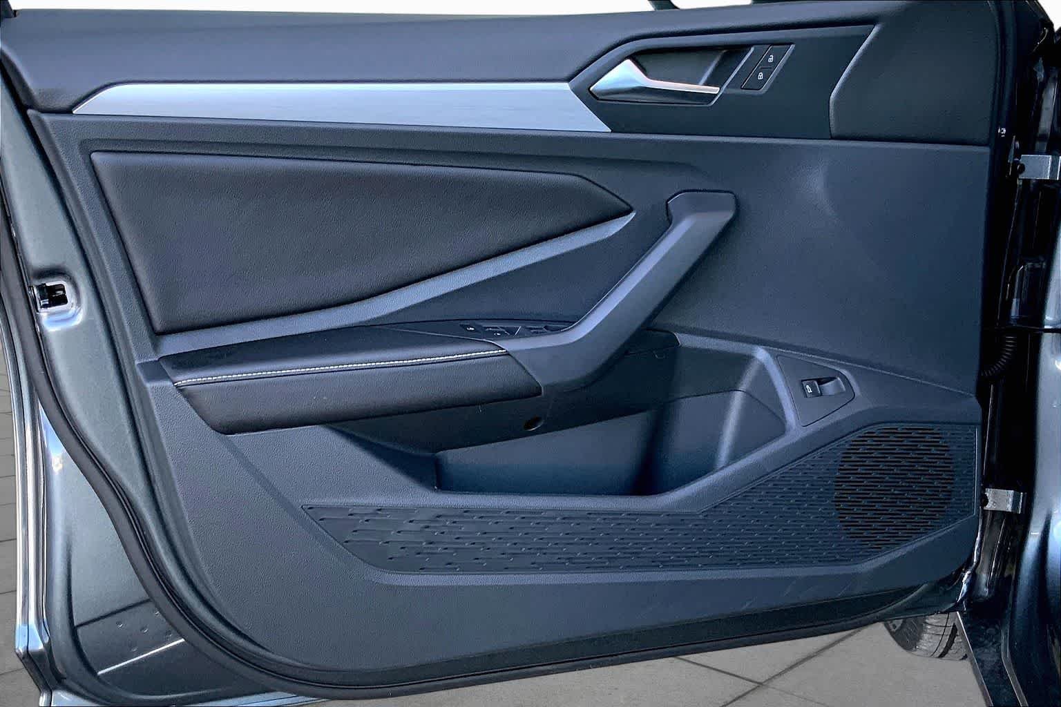 New 2026 Platinum Gray Metallic Volkswagen S image 10