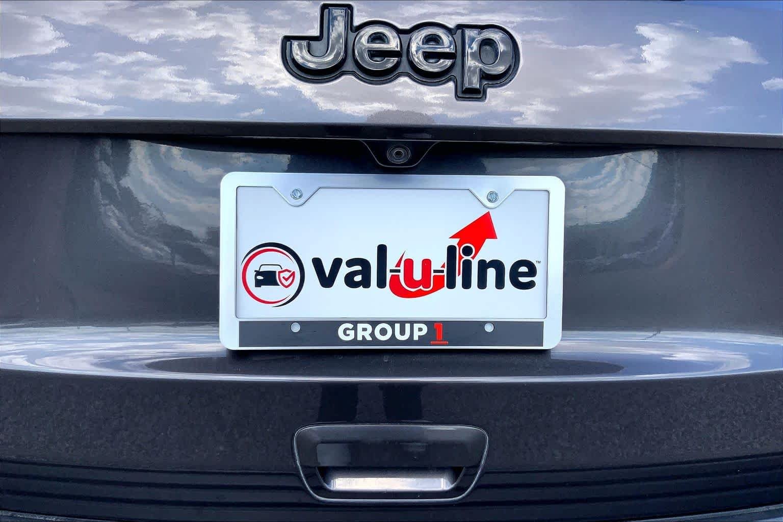 Used 2018 Granite Crystal Metallic Clearcoat Jeep Altitude image 30