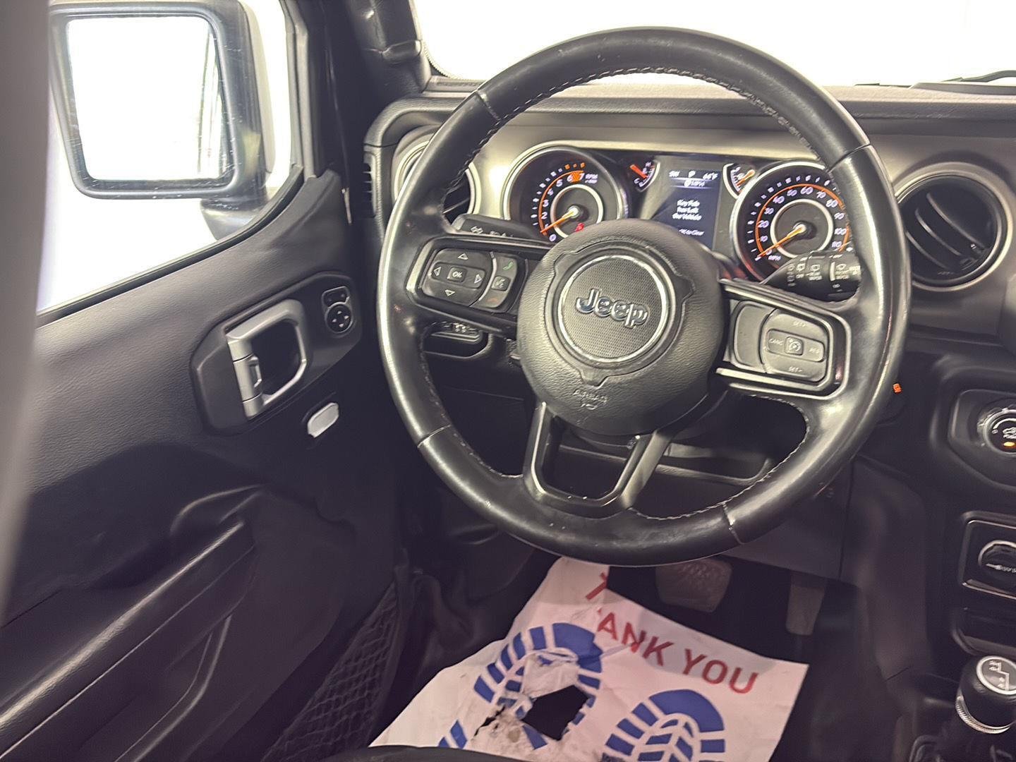Used 2020 Black Clearcoat Jeep Sport S image 17