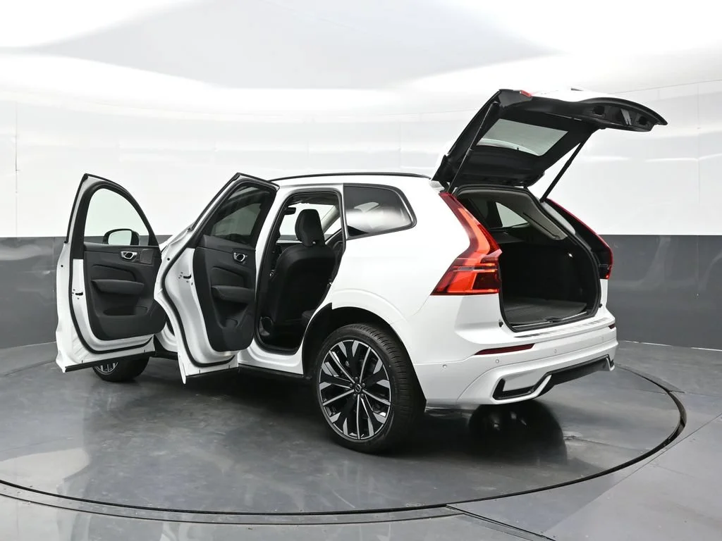 New 2027 Crystal White Volvo T8 Ultra image 46