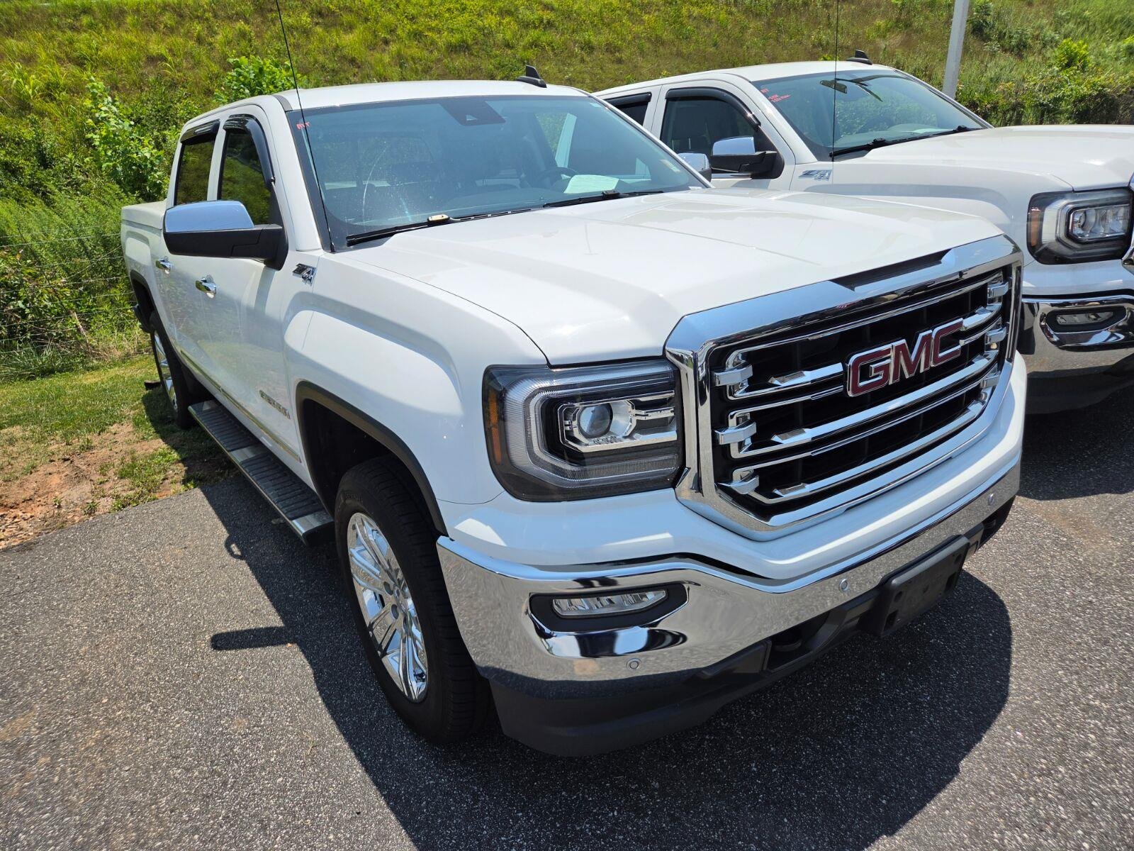 Used 2018 SUMMIT WHITE GMC SLT image 3