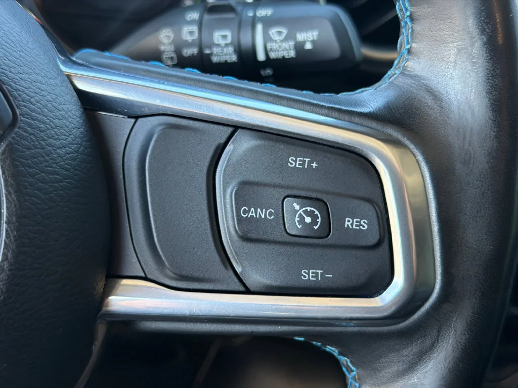 Used 2022 White/off-white Jeep Unlimited Rubicon 4xe image 25