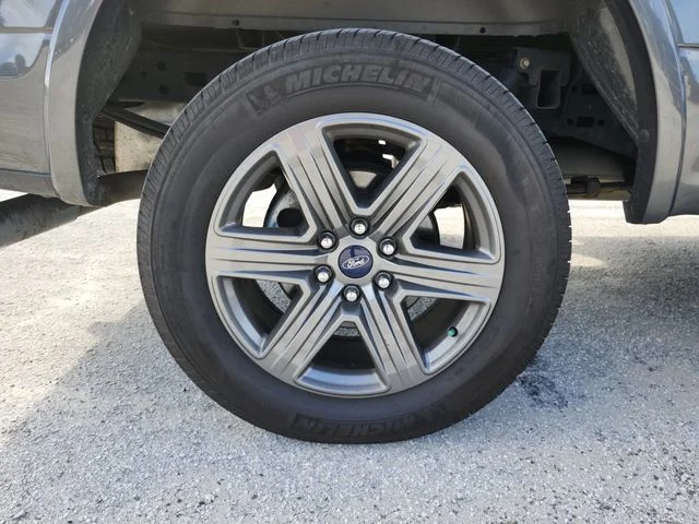 Used 2020 Gray Ford Lariat image 9
