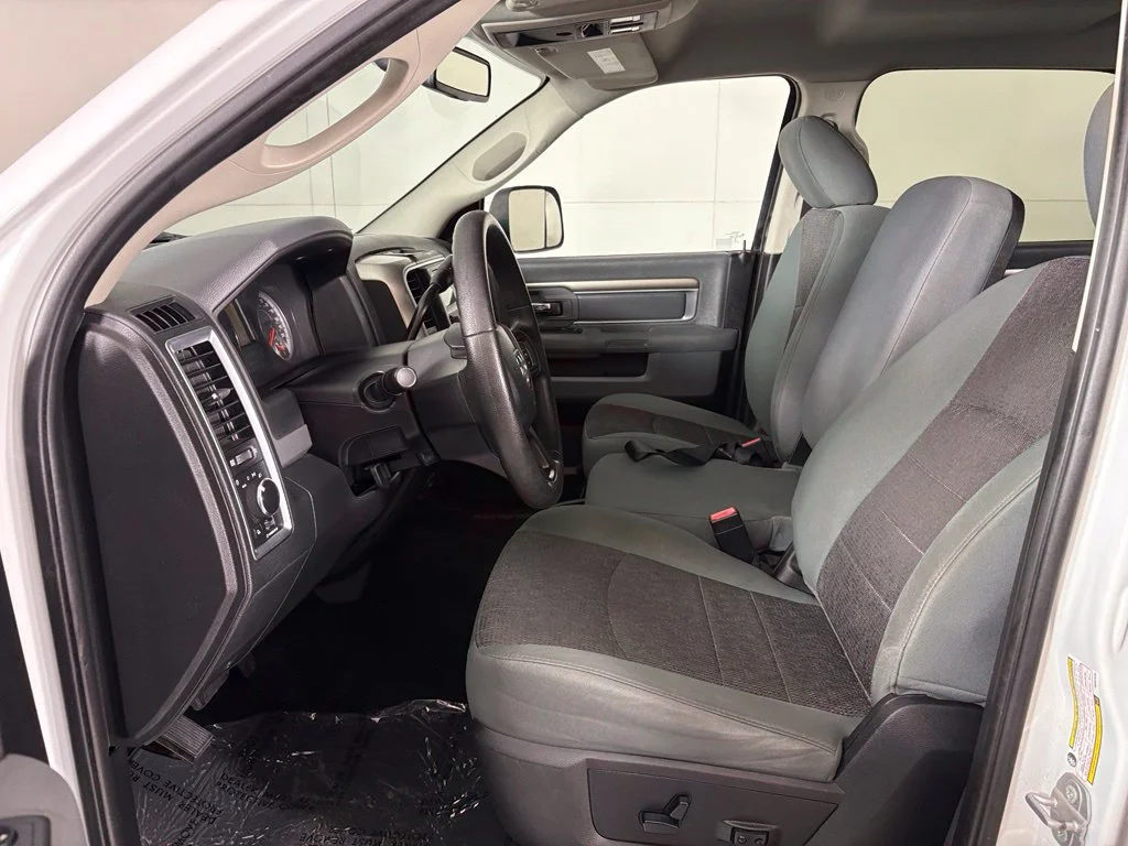 Used 2016 White Ram SLT image 15