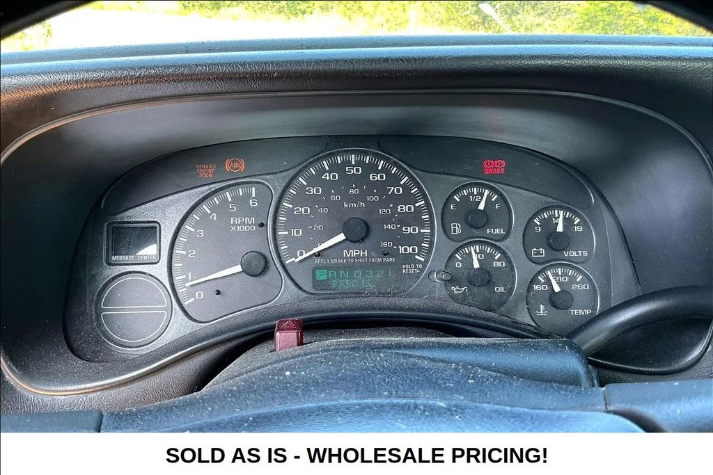 Used 2002 White Chevrolet Base image 13
