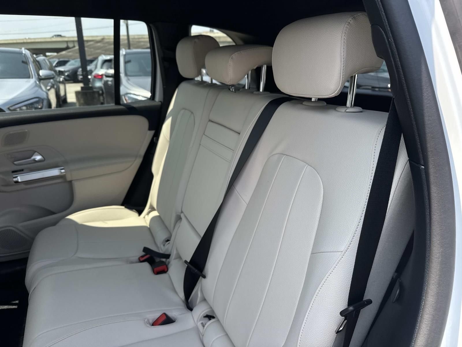 New 2026 White Mercedes-Benz GLB 250 image 7