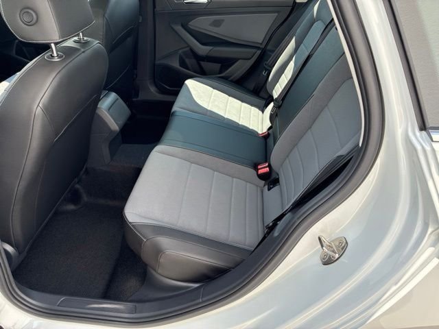 New 2026 Opal White Pearl Volkswagen 1.5T SE image 6