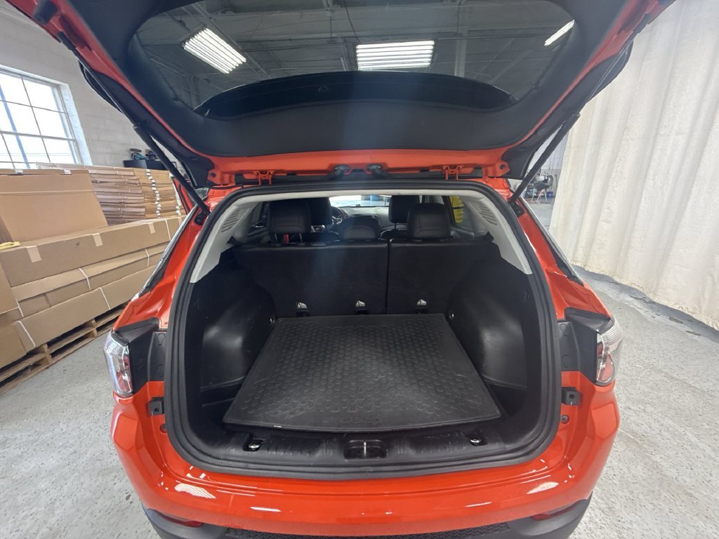 Used 2018 Spitfire Orange Clearcoat Jeep Trailhawk image 34