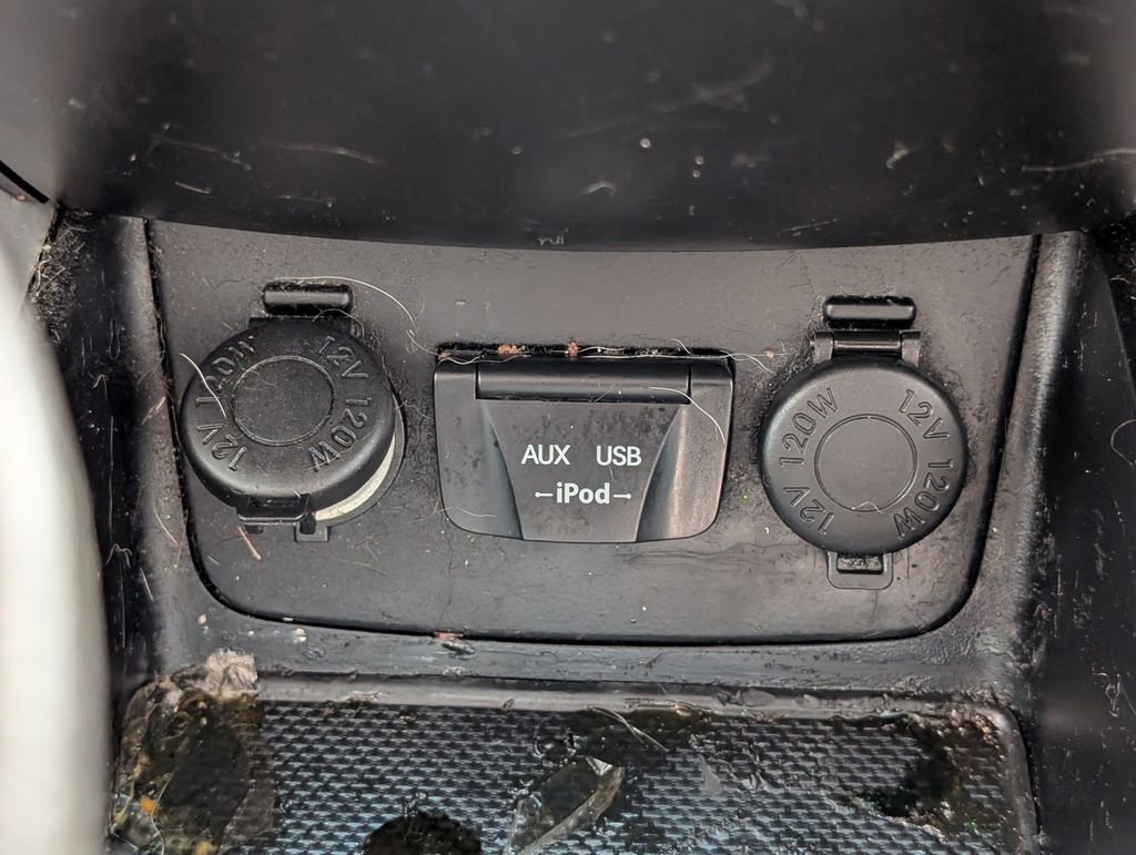 Used 2013 Blue Hyundai GLS image 31