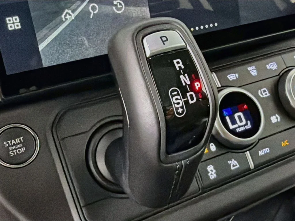 New 2026 Borasco Grey Land Rover X-Dynamic SE image 17