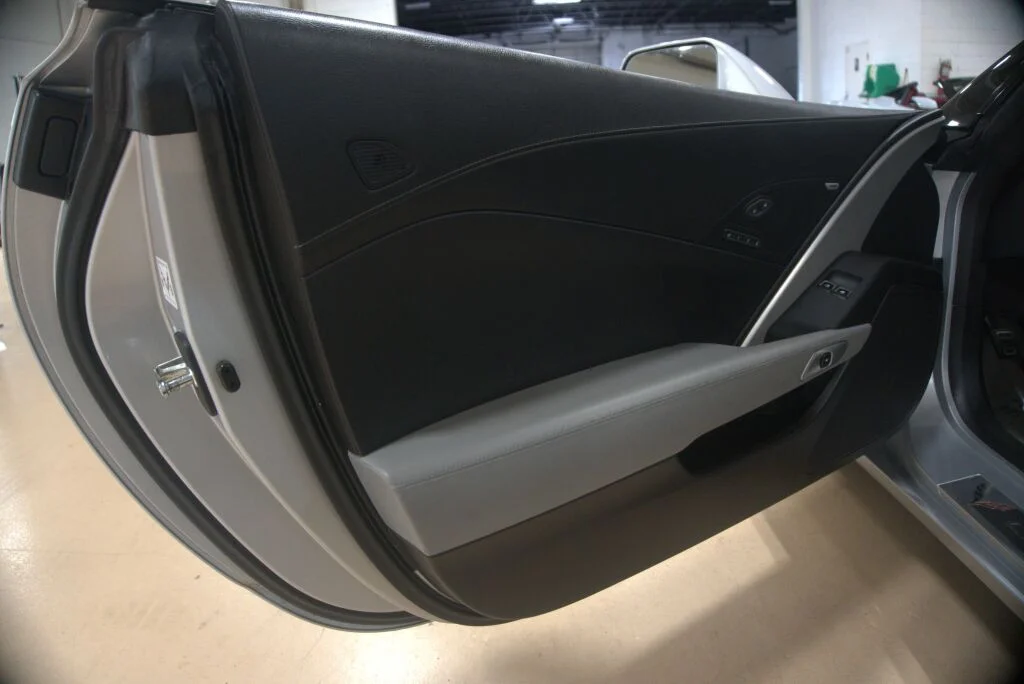 Used 2014 Blade Silver Metallic Chevrolet Stingray image 34