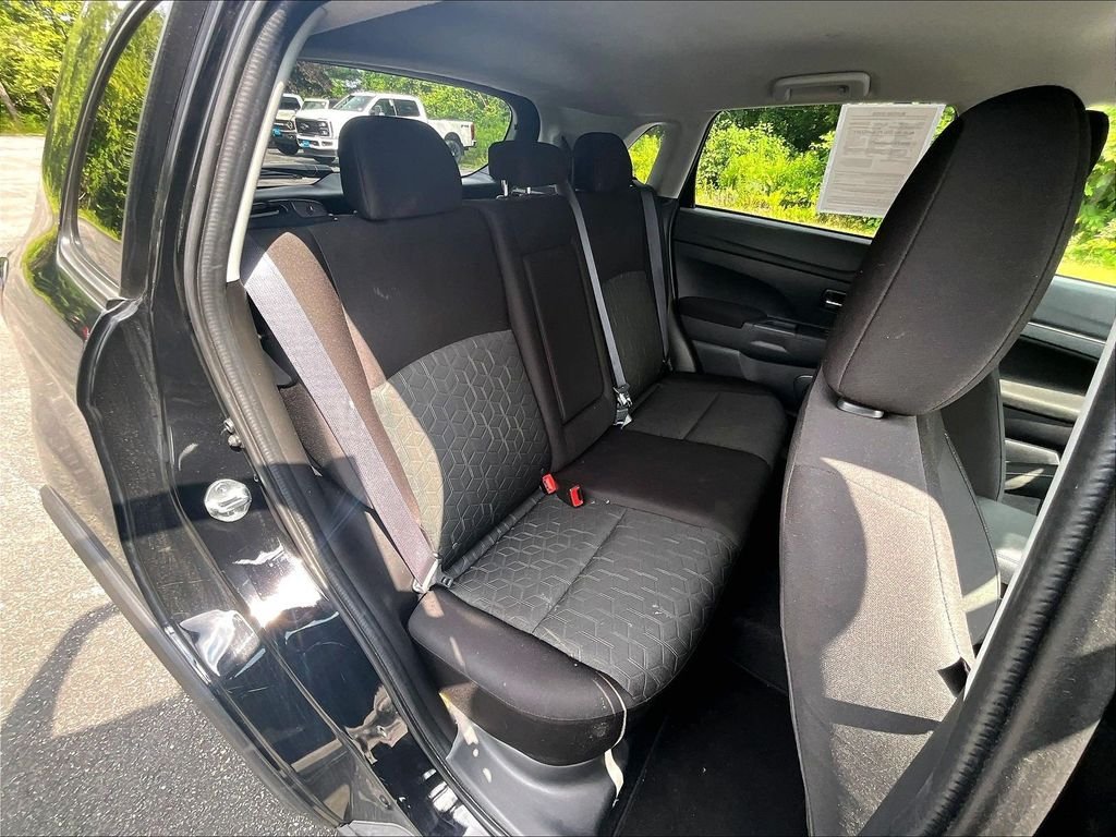 Used 2025 Alloy Silver Metallic Mitsubishi  image 16