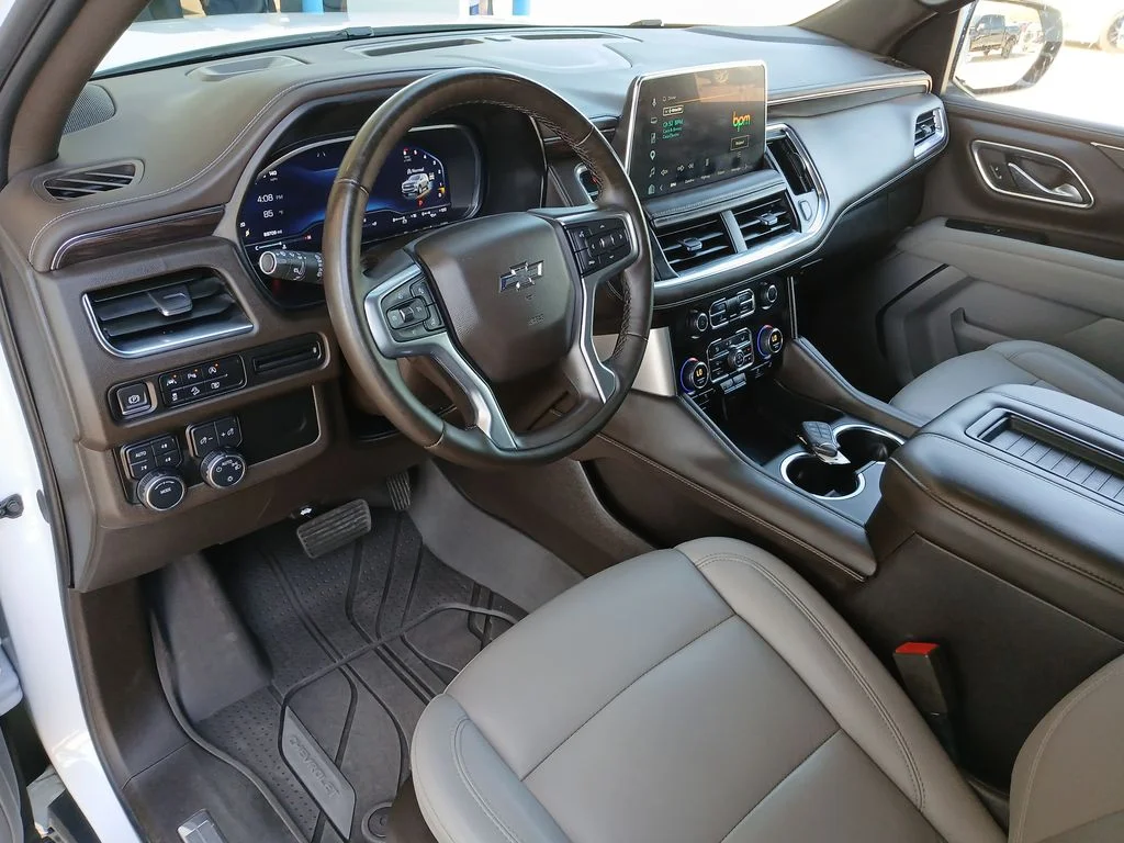 Used 2024 White Chevrolet Z71 image 10
