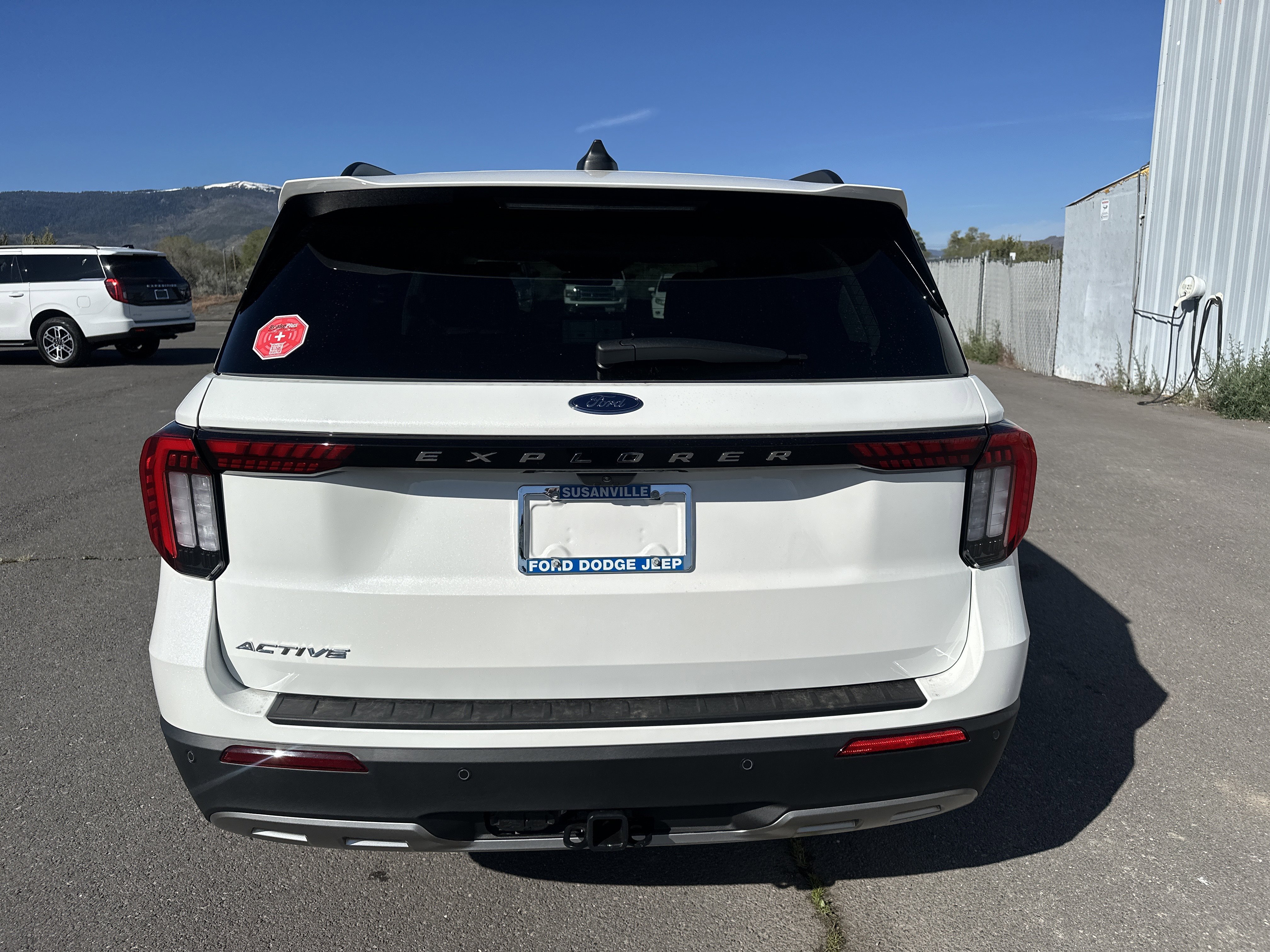New 2026 Star White Metallic Tri-Coat Ford Active image 4