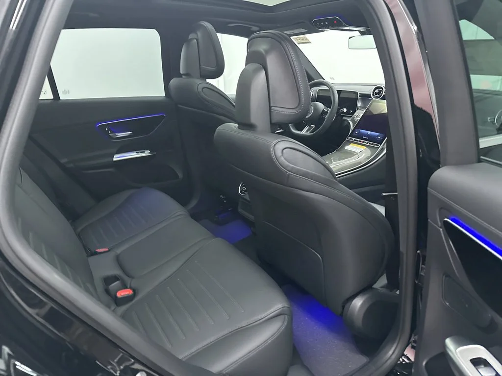 Used 2026 Black Mercedes-Benz GLC 300 image 22