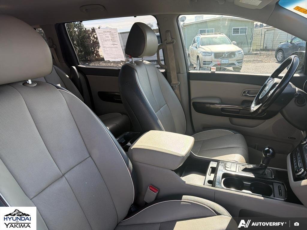 Used 2016 Midnight Sapphire Pearl Metallic Kia SX image 23