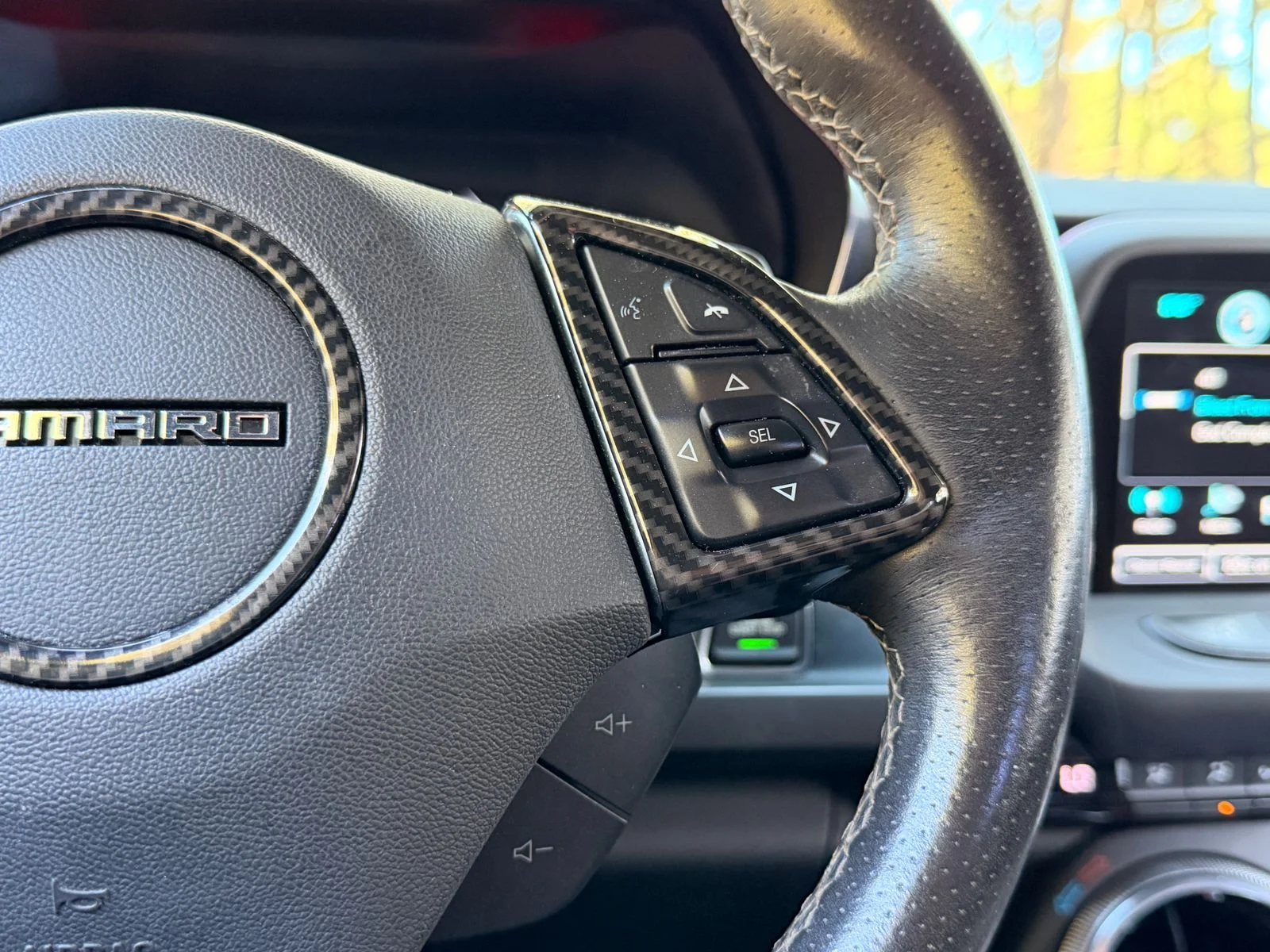 Used 2018 Summit White Chevrolet 2LT image 18