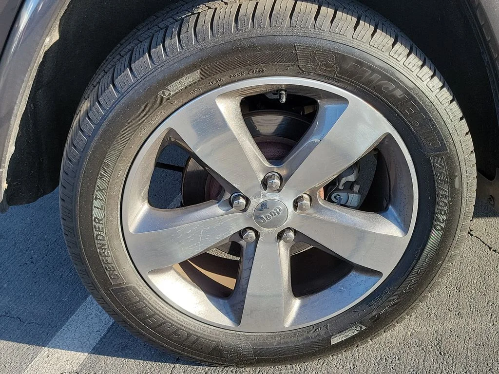 Used 2015 Gray Jeep Overland image 19