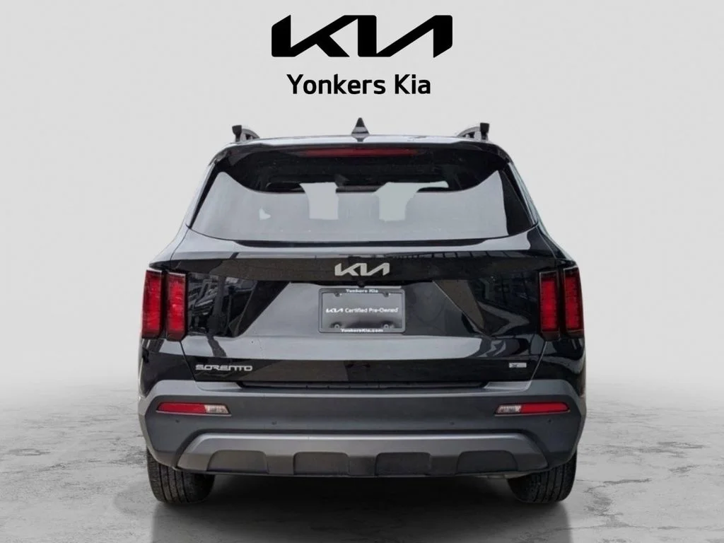 Used 2023 Black Kia X-Line S image 7