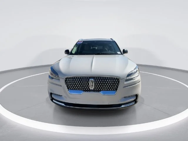 Used 2024 White Lincoln Reserve image 2