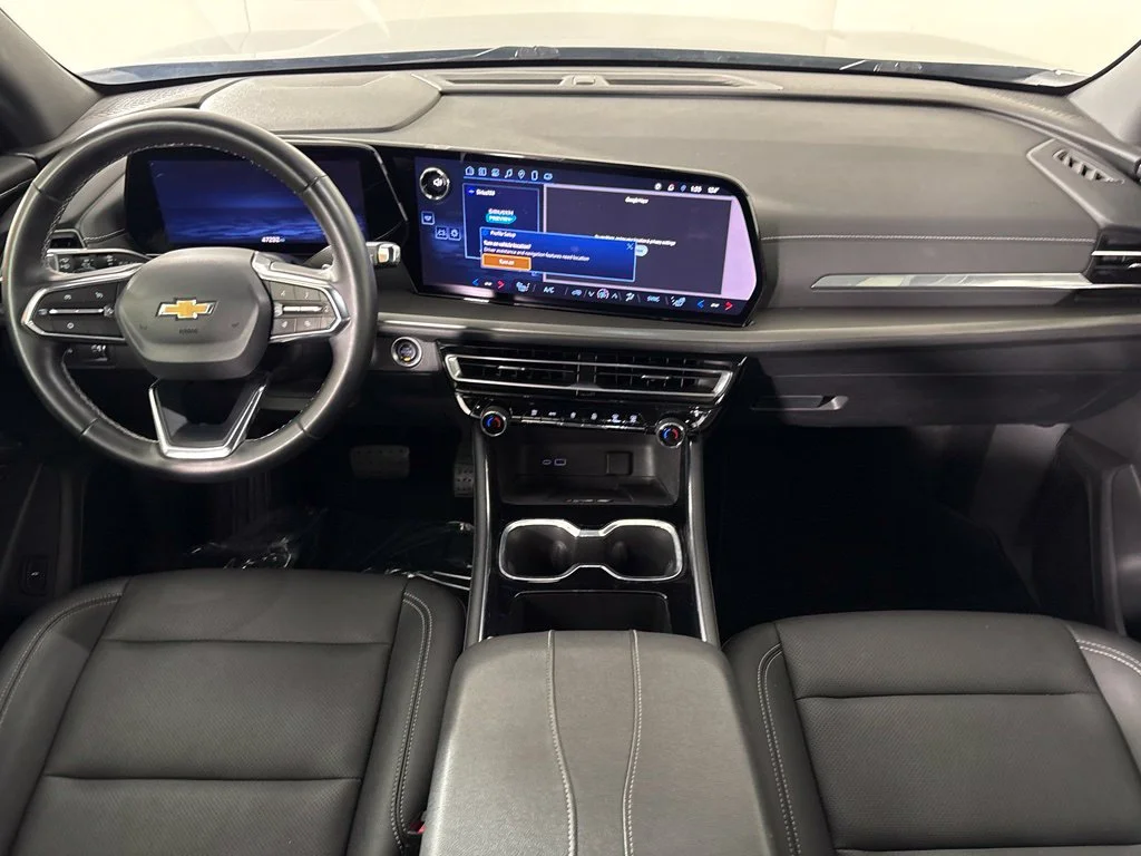 Used 2025 Gray Chevrolet LT image 33
