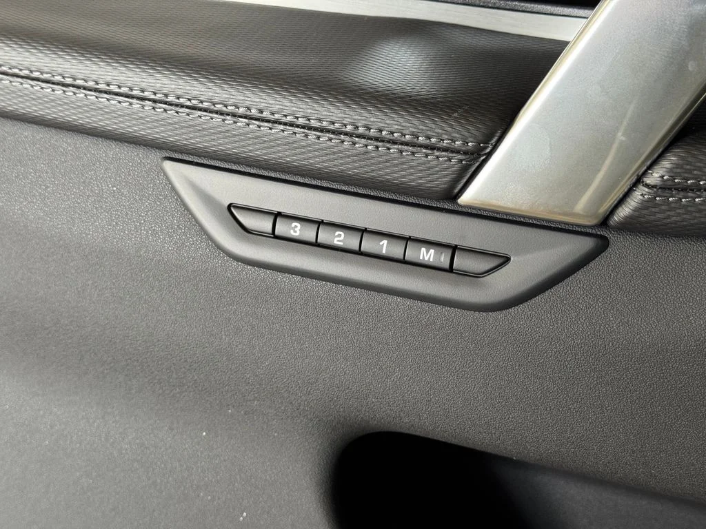New 2026 Fuji White Land Rover Landmark image 12