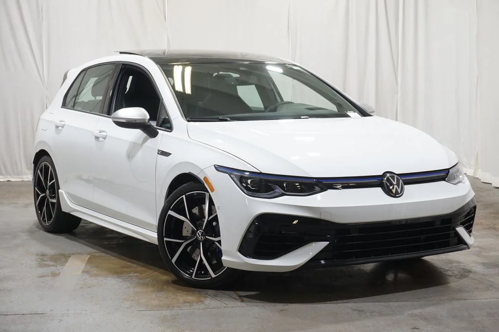Used 2024 White Volkswagen 2.0T image 2