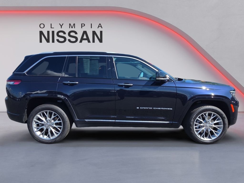 Used 2022 Black Jeep Summit 4xe image 7