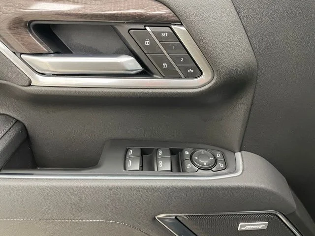 2025 Chevrolet Silverado 1500 LTZ - Photo 13