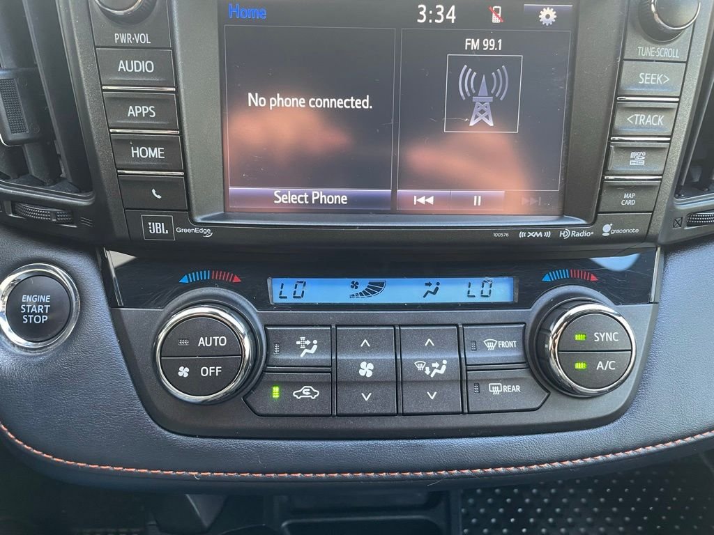 Used 2018 Magnetic Gray Metallic Toyota SE image 17