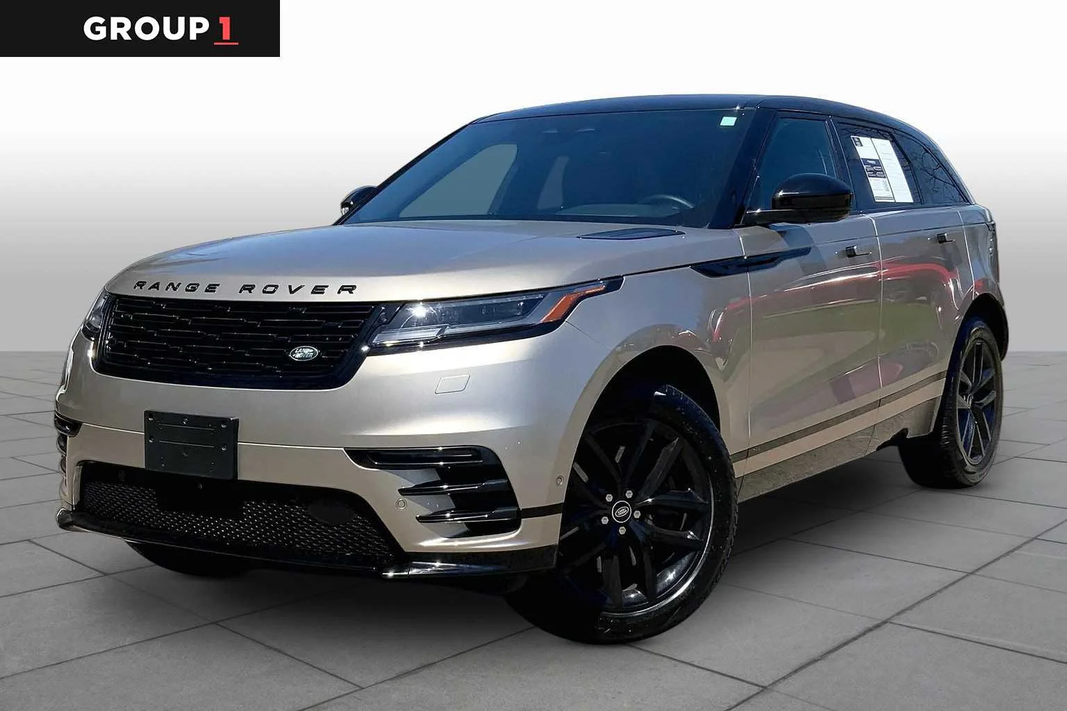 2026 Land Rover Range Rover Velar Dynamic SE