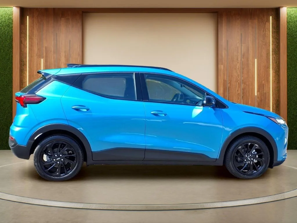 2027 Chevrolet Bolt RS - Photo 34