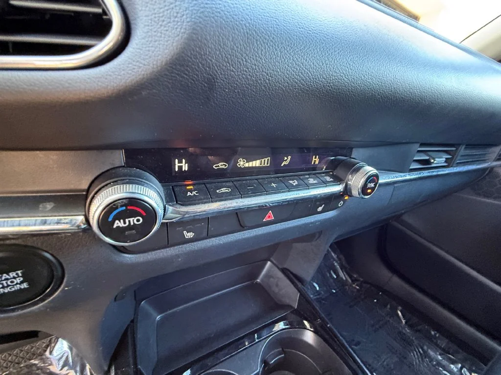 Used 2025 White Mazda 2.5 S Preferred Package image 23