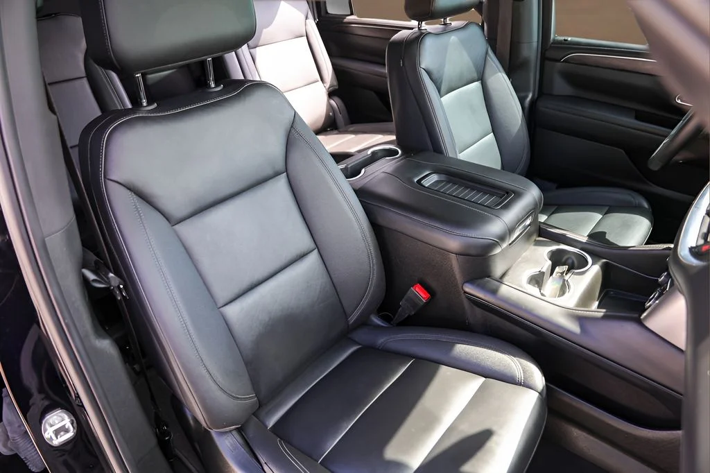 Used 2023 Black Chevrolet Z71 image 32