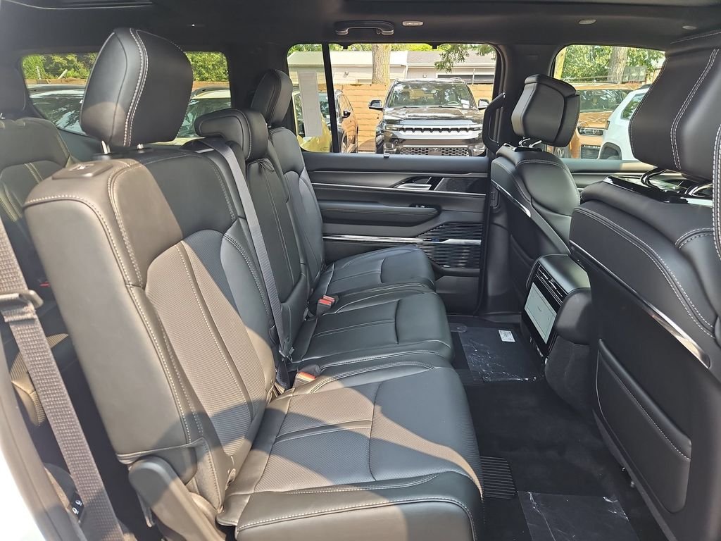New 2026 Bright White Clearcoat Jeep Summit Obsidian image 15
