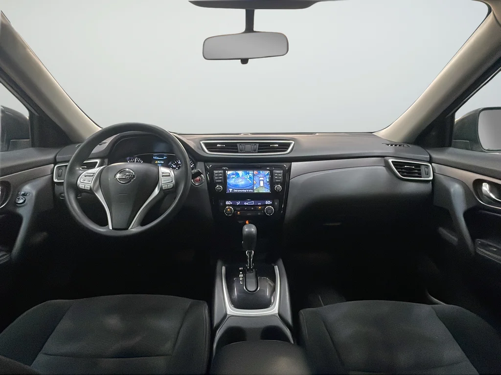 Used 2015 Silver Nissan SV image 10