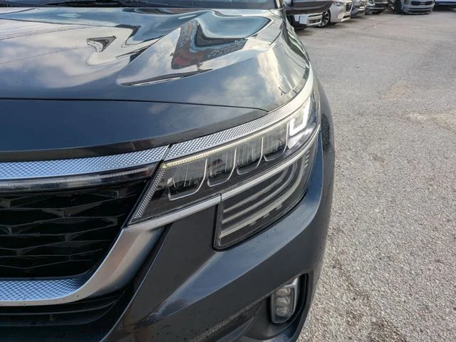 Used 2022 Gray Kia SX image 6