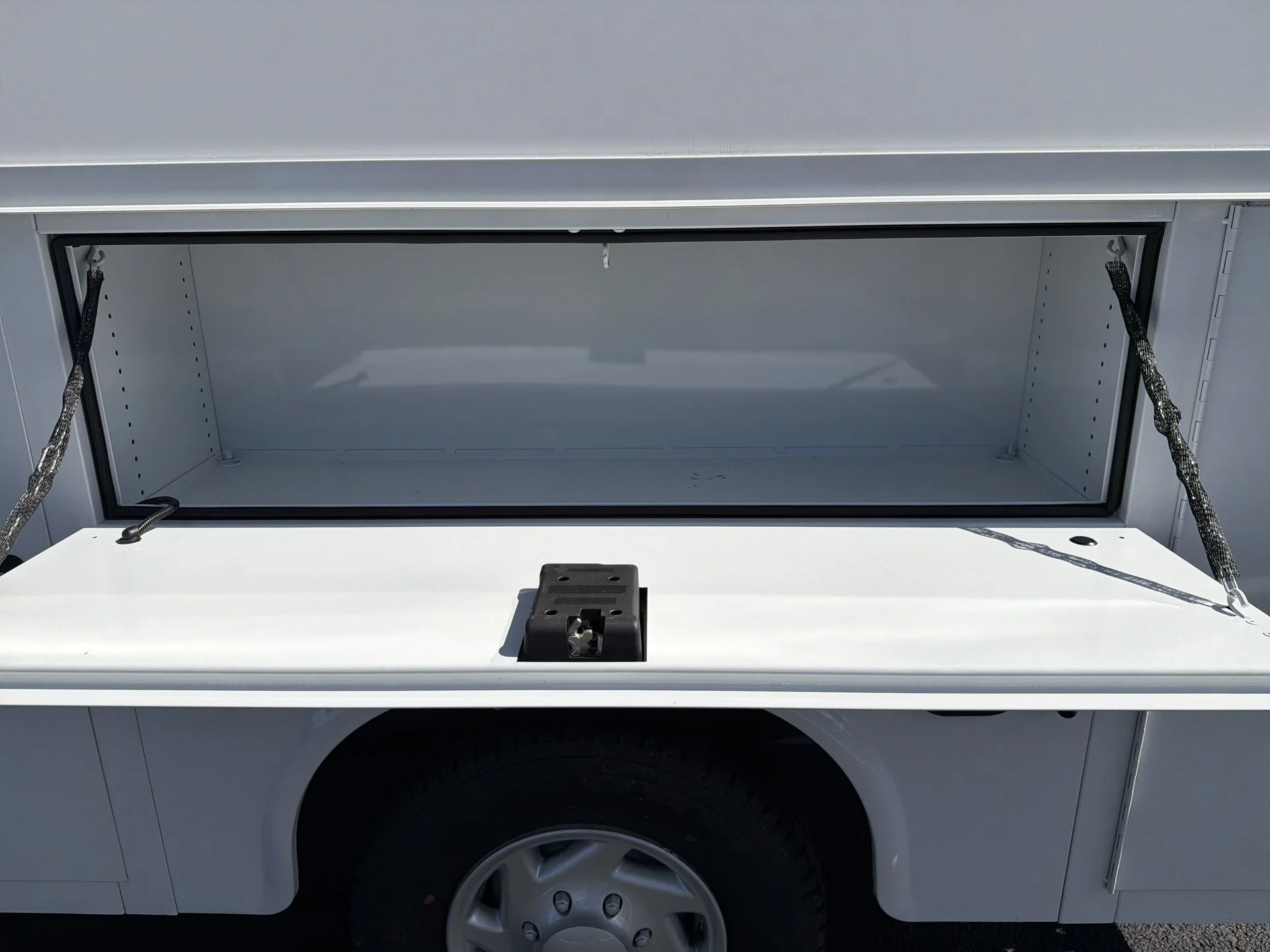 2026 Ford E-Series Cutaway Base - Photo 24