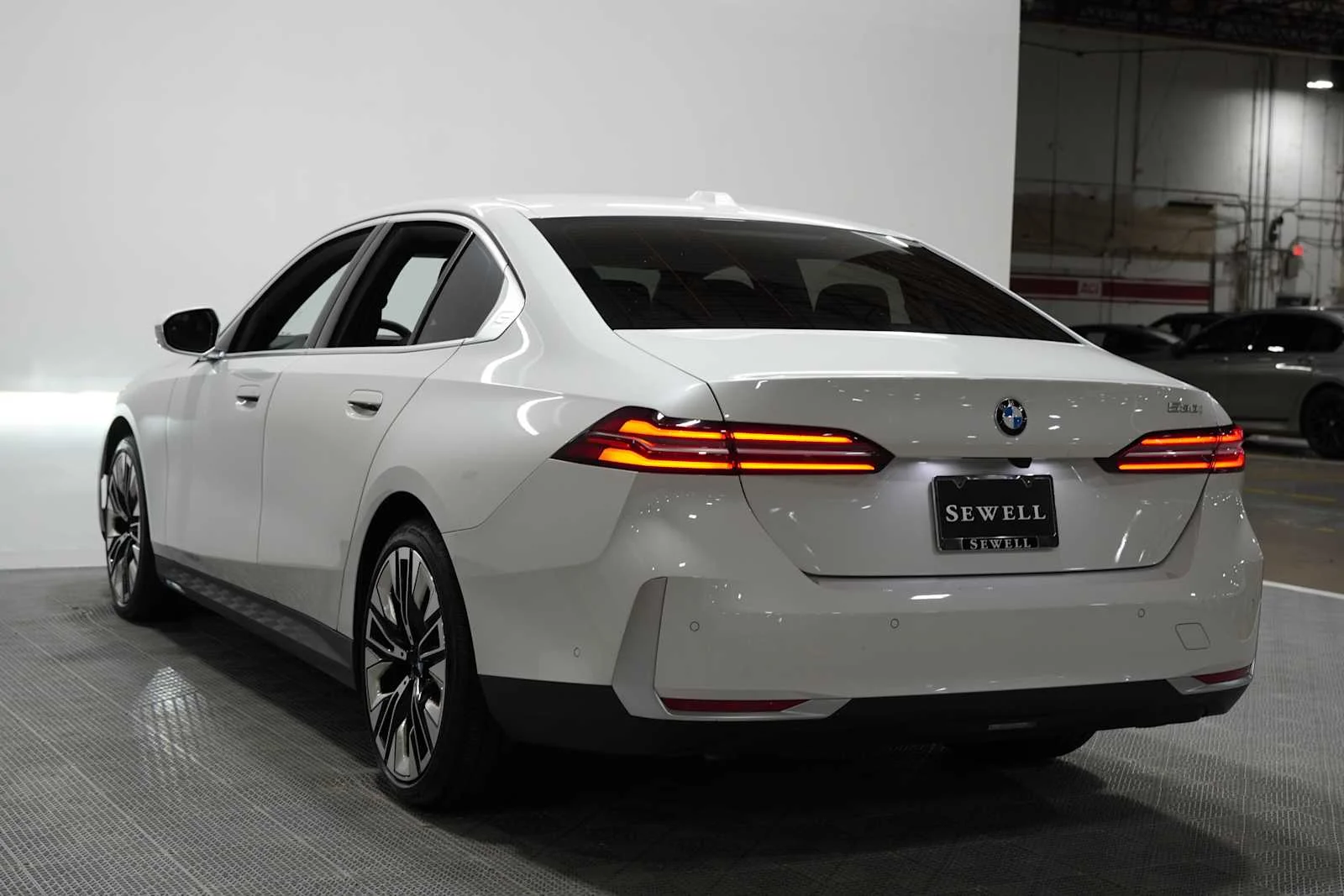 Used 2026 Mineral White Metallic BMW 530i image 6