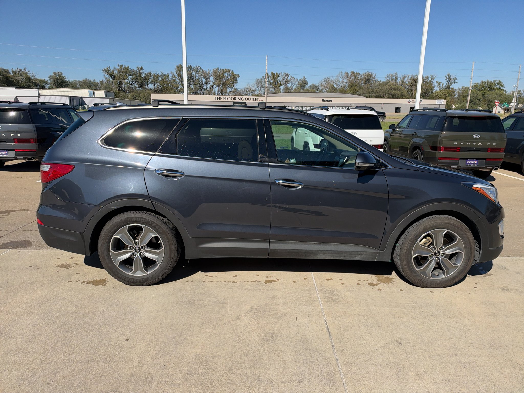 Used 2013 Crystalline Blue Pearl Hyundai GLS image 6