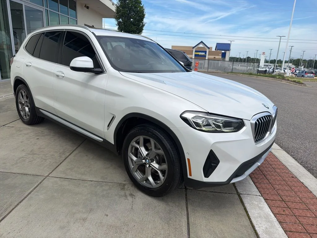 Used 2023 White BMW sDrive30i image 8