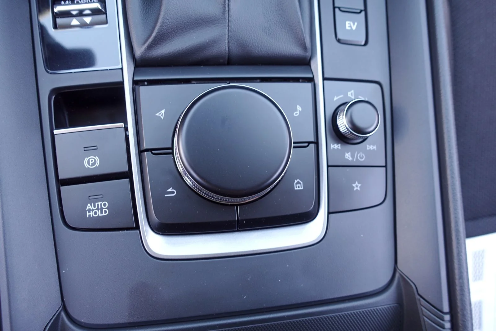 New 2026 Wind Chill Pearl Mazda Preferred image 22
