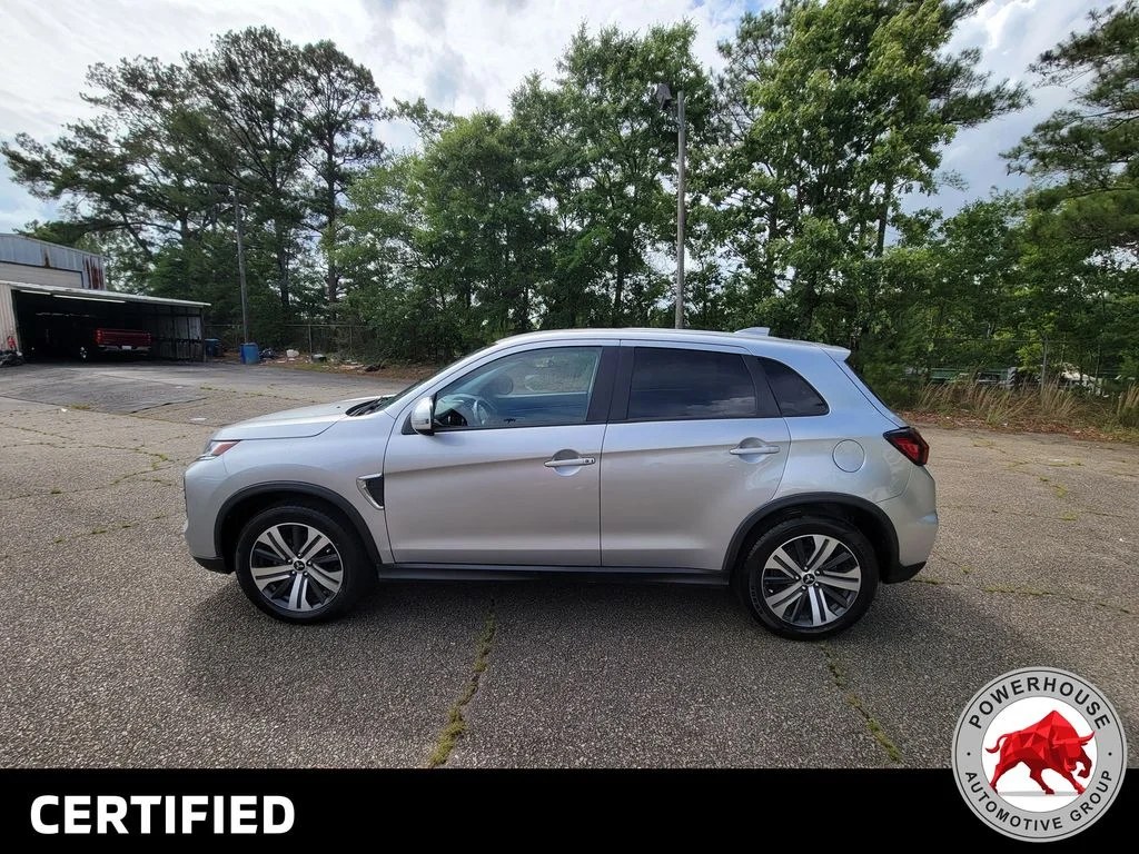 Used 2024  Mitsubishi  image 3