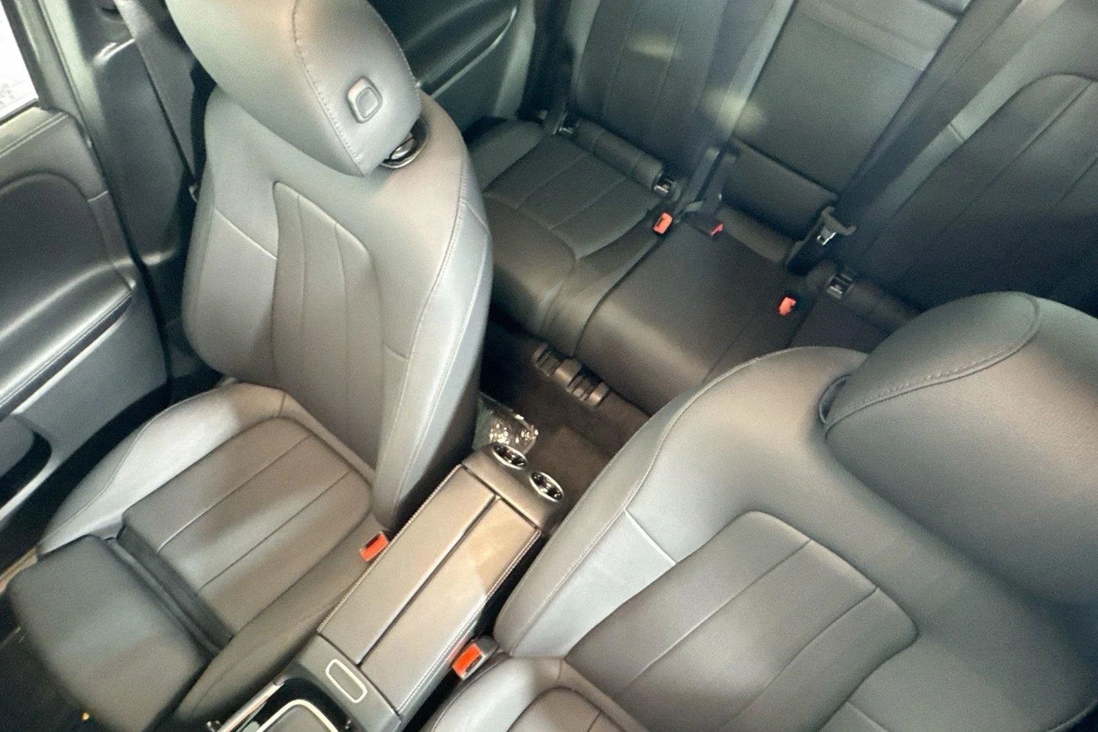 Used 2026 Mountain Grey Metallic Mercedes-Benz GLB 250 image 20