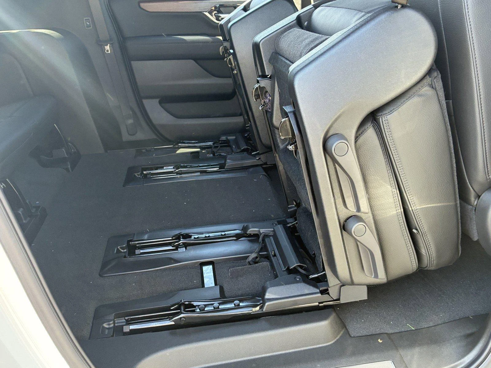 2026 GMC Yukon XL Denali - Photo 11